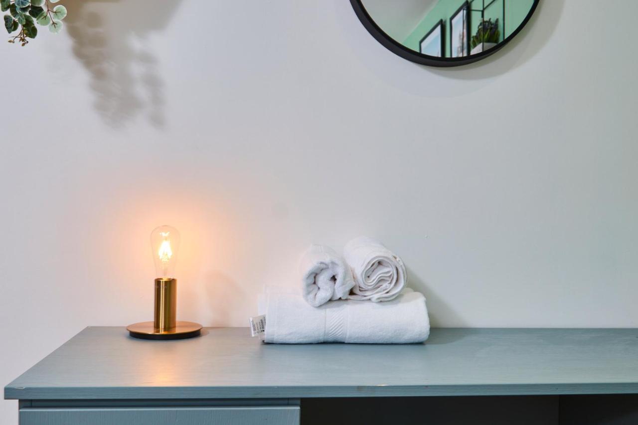 Stunning City Centre 3 Bed, 3 Bath - Sleeps 8! Apartment Лийдс Екстериор снимка