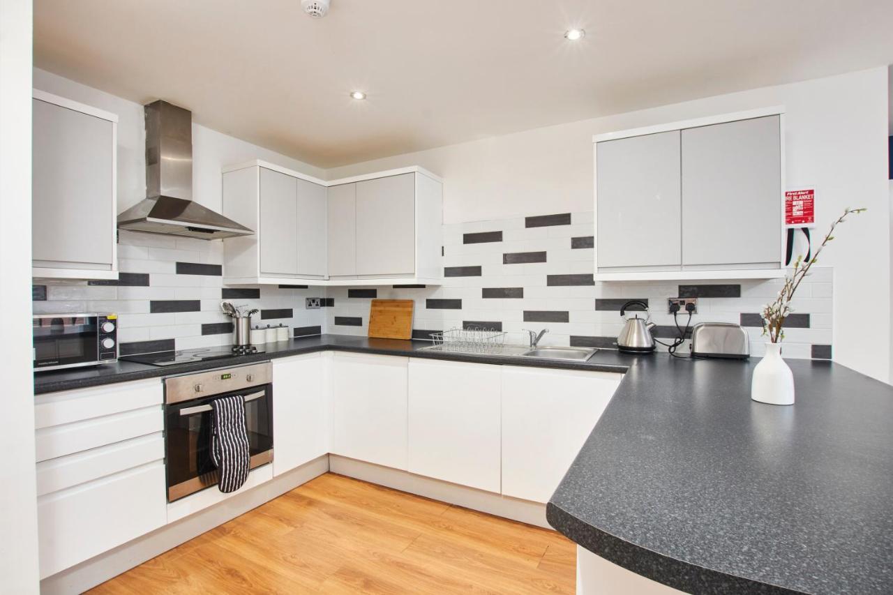 Stunning City Centre 3 Bed, 3 Bath - Sleeps 8! Apartment Лийдс Екстериор снимка